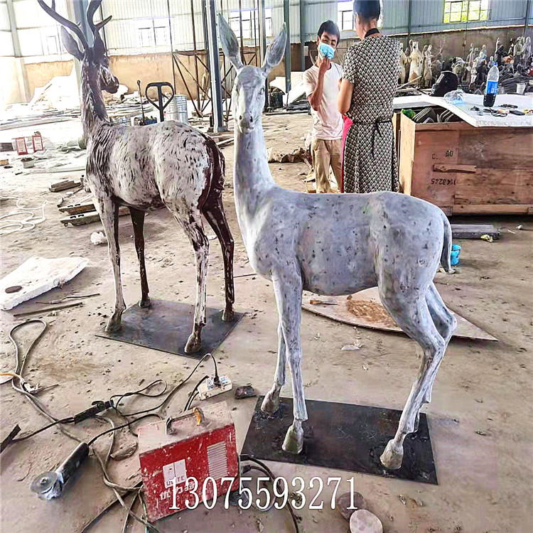 玻璃钢小鹿雕塑现货